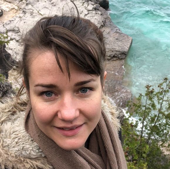 Meet your Posher, Katie - Picture 1 of 2